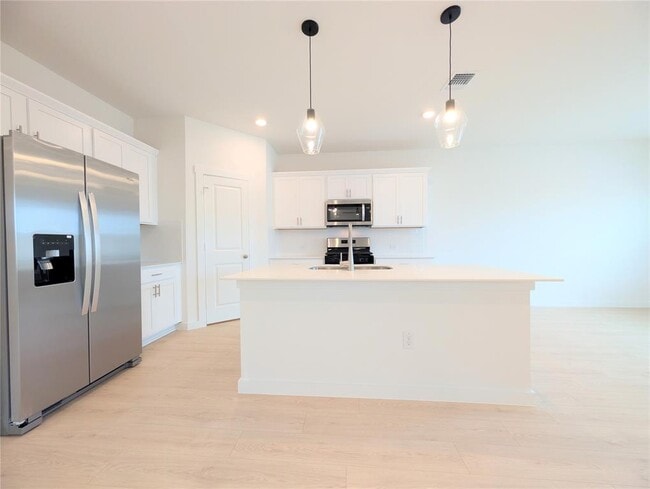 Building Photo - 9400 Oxbow Strap Dr