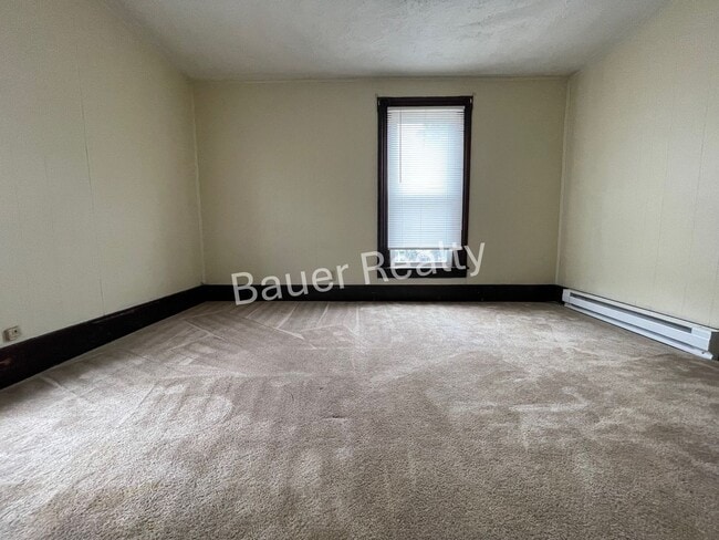 Building Photo - Affordable 3 Bedroom Home