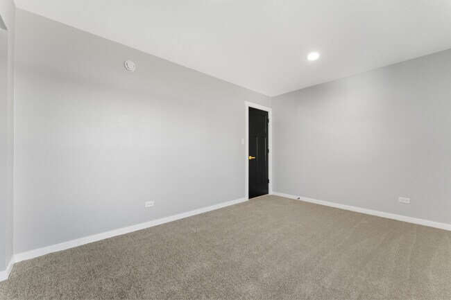 Building Photo - 2N359 Mildred Ave