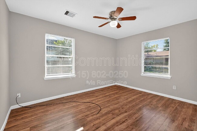 Building Photo - 24415 Lightwoods Dr