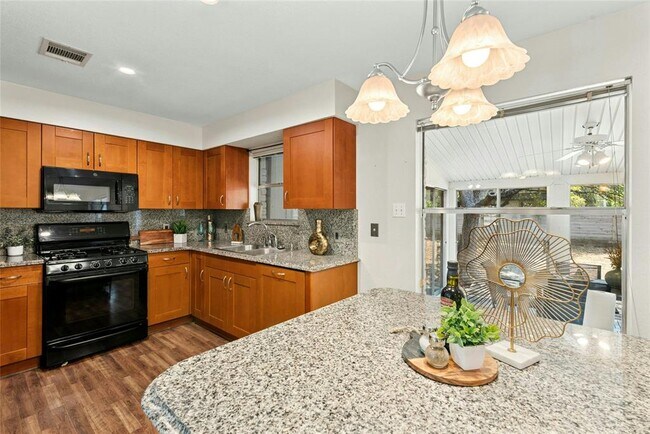 Building Photo - 8411 Glen Canyon Dr