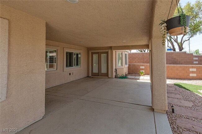 Building Photo - 6233 Double Oak St