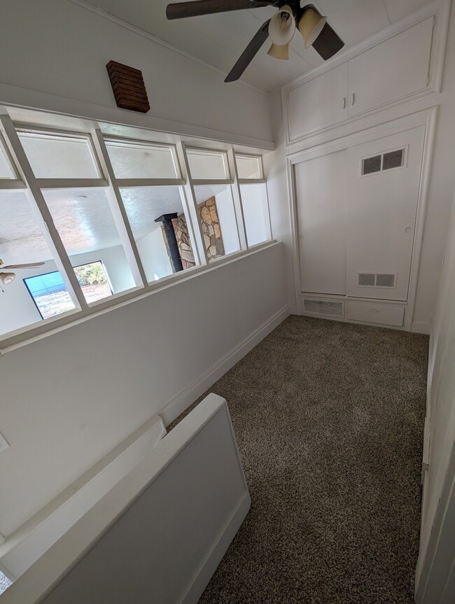 Building Photo - 225 N Main St