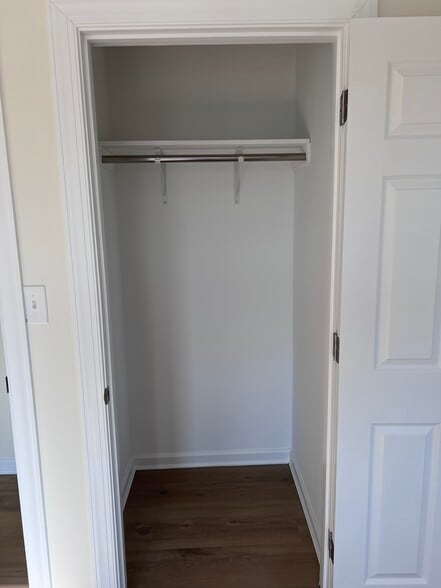 Building Photo - 707 Tuckahoe Rd