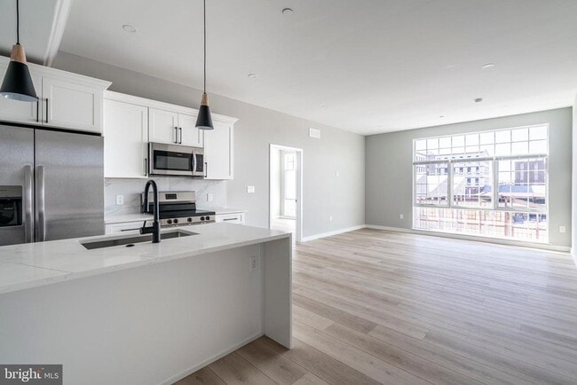 Building Photo - 2401 Washington Ave