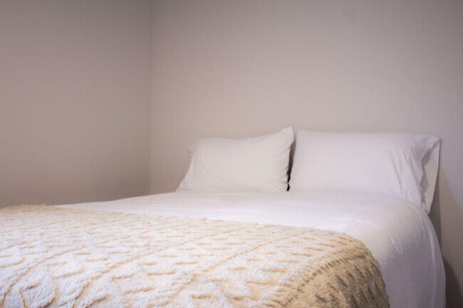 Building Photo - 1439 N Telluride St