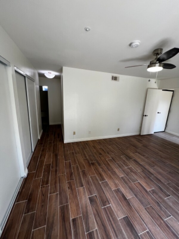 Building Photo - 1255 N Los Robles Ave