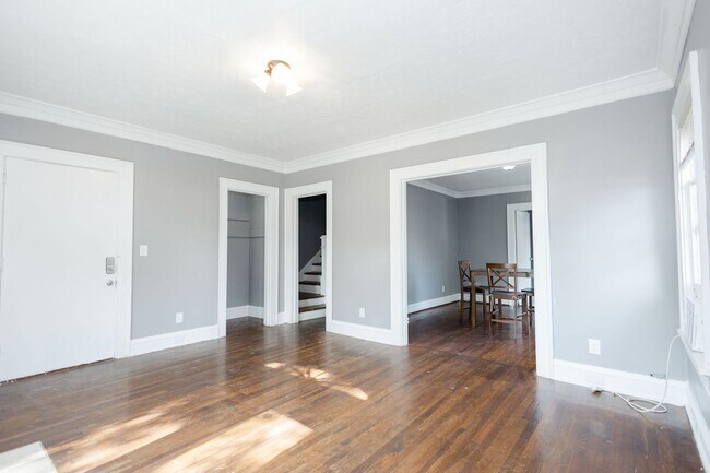 Building Photo - 217 S 11th St