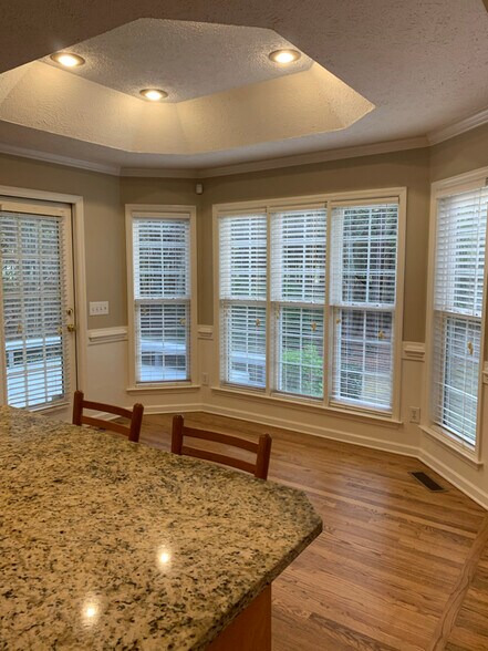 Building Photo - 220 Buck Point Ct