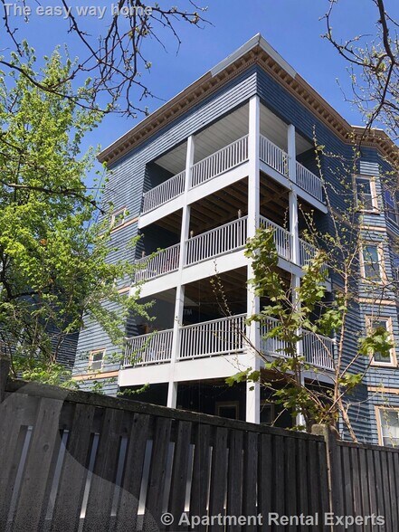 Building Photo - 268 Broadway