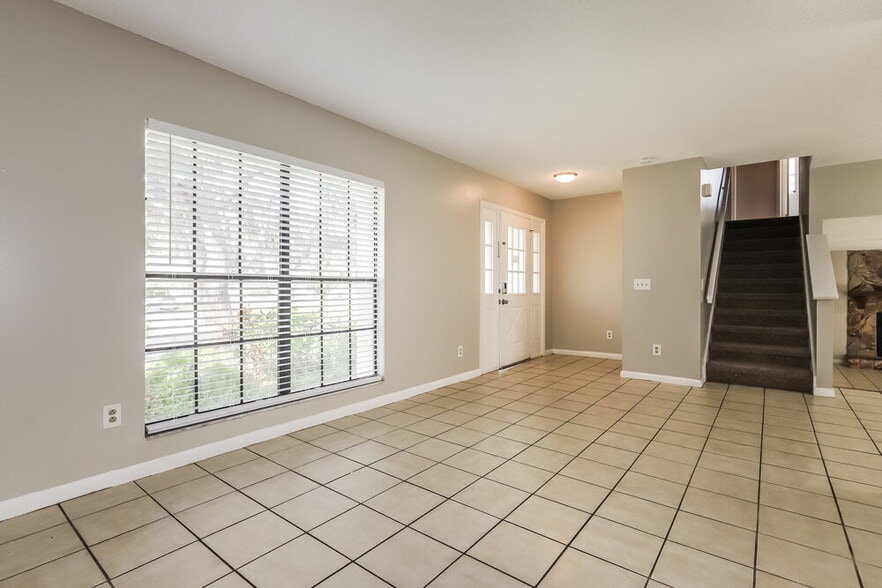 Building Photo - 1421 Peachfield Dr