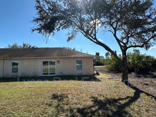 Building Photo - 2409 Park Rd