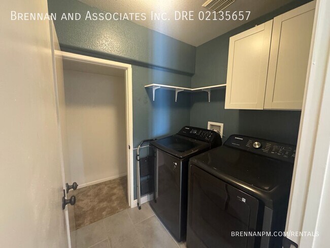 Building Photo - 1165 Latigo Cove