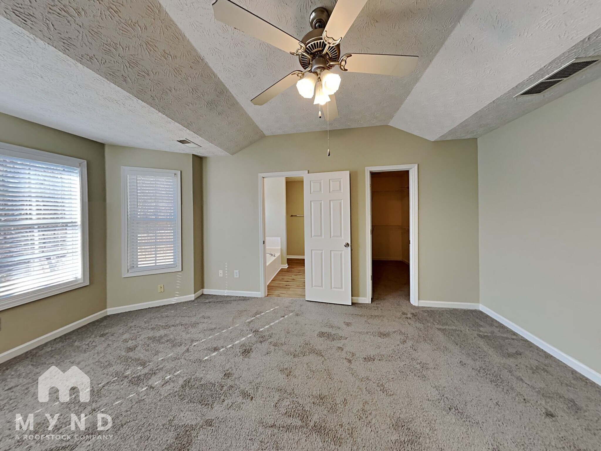 Building Photo - 185 Waters Edge Dr