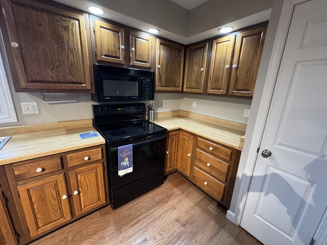 Building Photo - “Spread Out!” — 3 Bed Home with Sun Room + Multiple Living Spaces