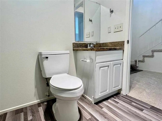 Building Photo - 430 4th St SE