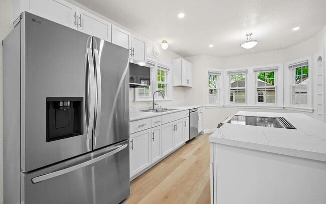 Building Photo - 5680 N 34th St