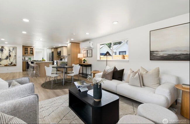 Building Photo - 11 SW 100th St