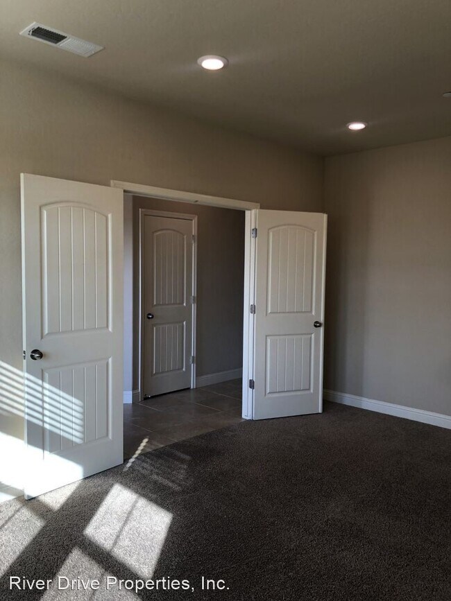 Building Photo - 3 br, 2 bath House - 4734 Barclay Way