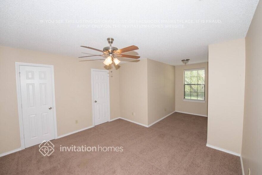 Building Photo - 3801 Devonaire Dr