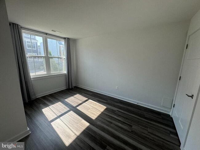 Building Photo - 417 Gillespie Dr