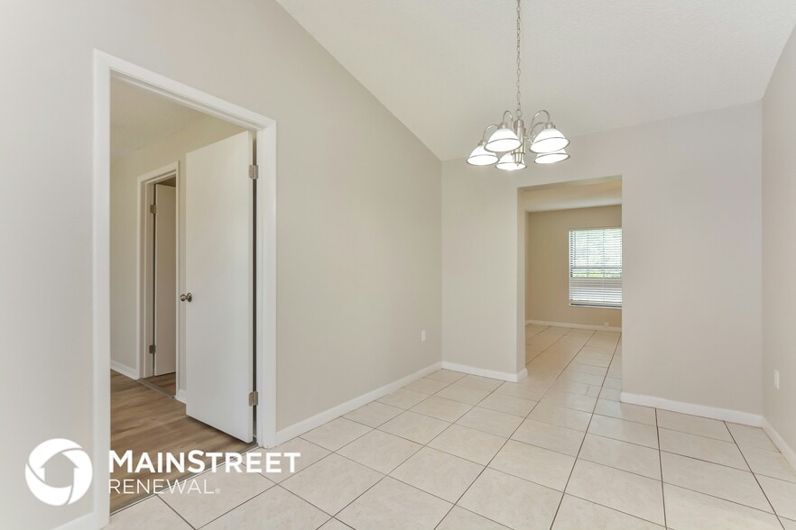 Building Photo - 1679 April Ave