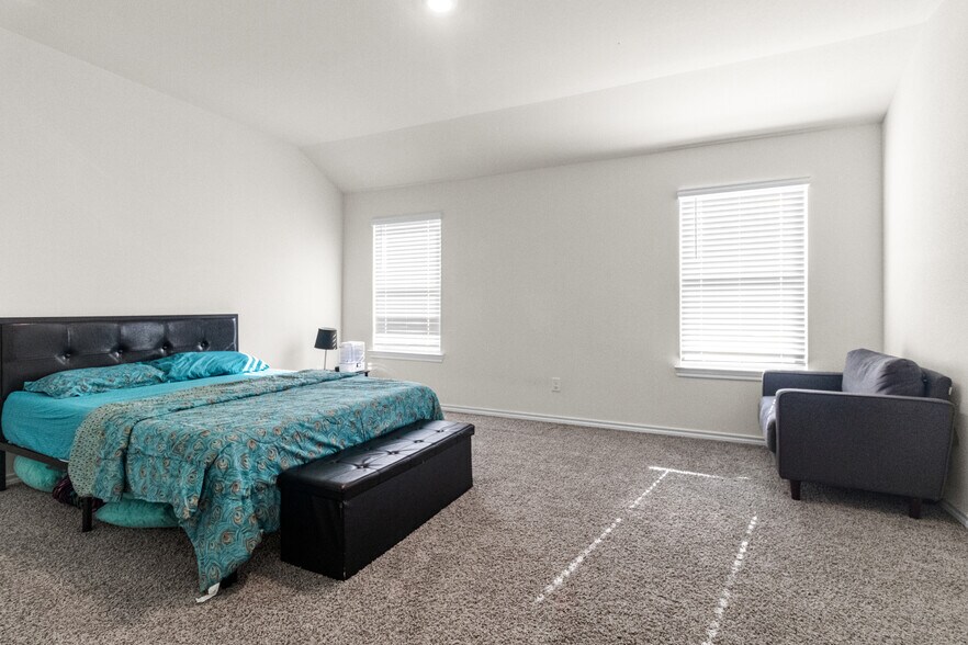 Building Photo - 2928 Roper St