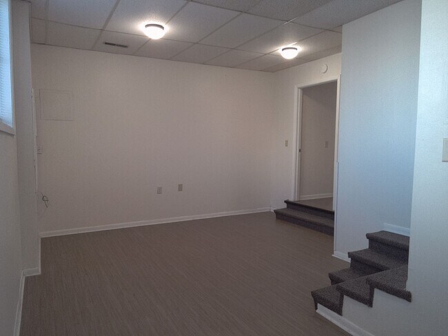 Building Photo - 700 S 4th St