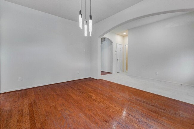 Building Photo - 26603 Summerbend Hollow Ln