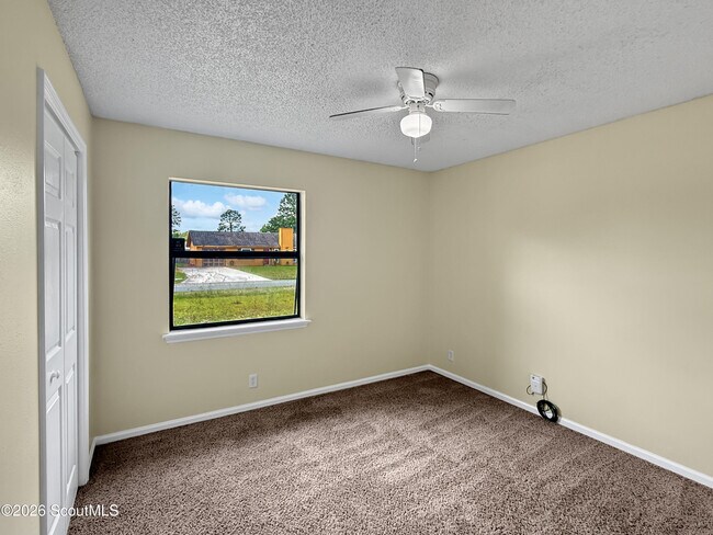 Building Photo - 136 Cherry Point Dr