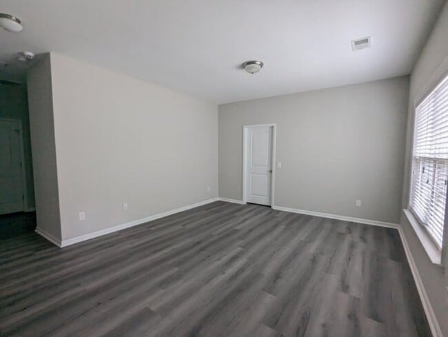 Building Photo - AVAILABLE NOW- 4BR/3.5BA IN COLONY NORTH