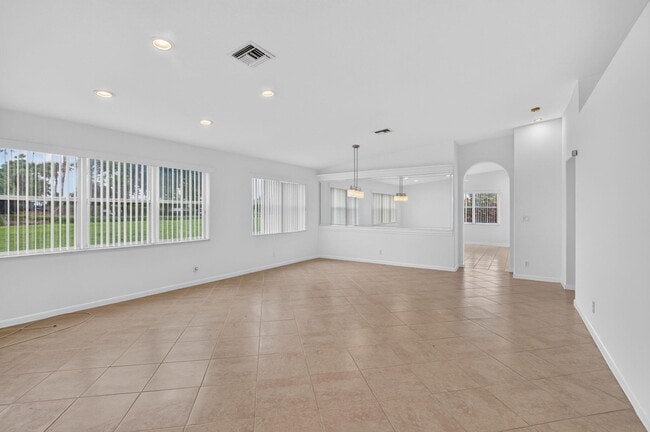 Building Photo - 15415 Summer Lake Dr