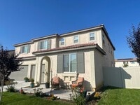 Building Photo - Newly Built 5 Bedroom in Beaumont