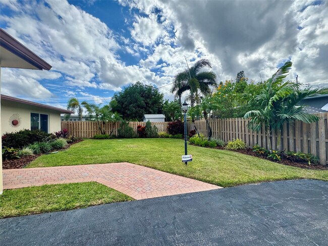 Building Photo - 1780 NW 39th Pl