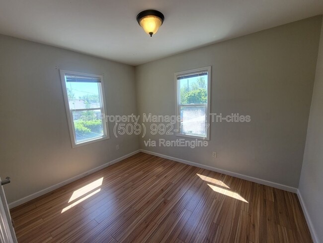Building Photo - 414 Douglass Ave