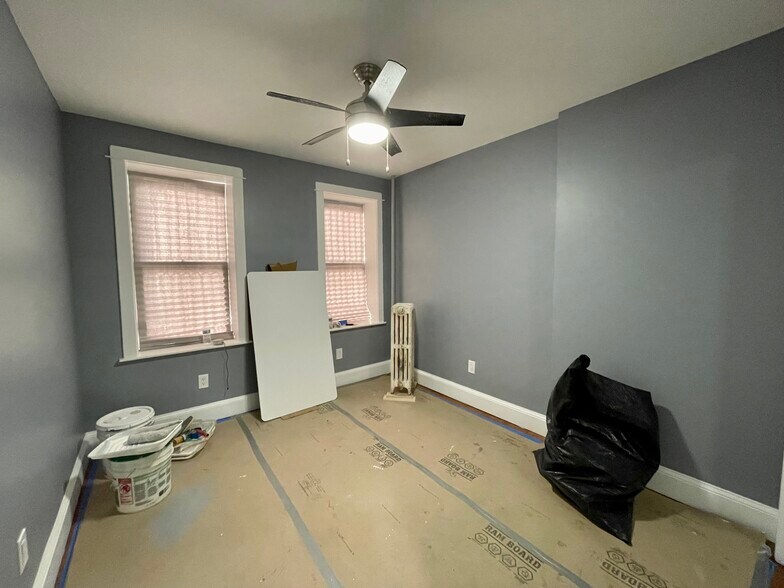 Building Photo - 335 E 116th St