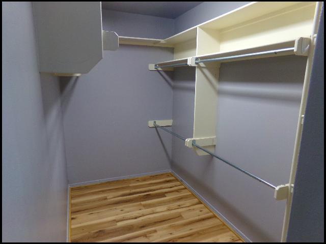 Building Photo - 909 Yarrow Dr