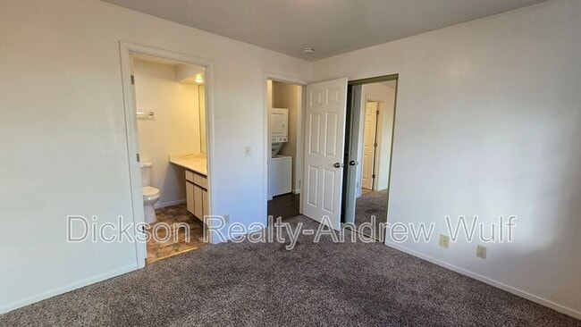 Building Photo - 247 Cheney St