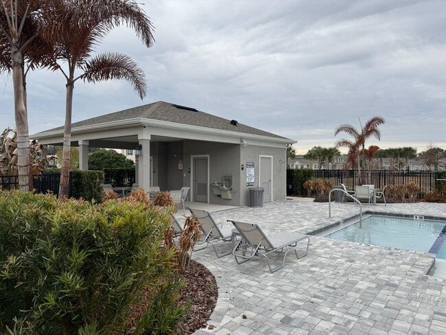 Building Photo - 5350 Hayloft Dr