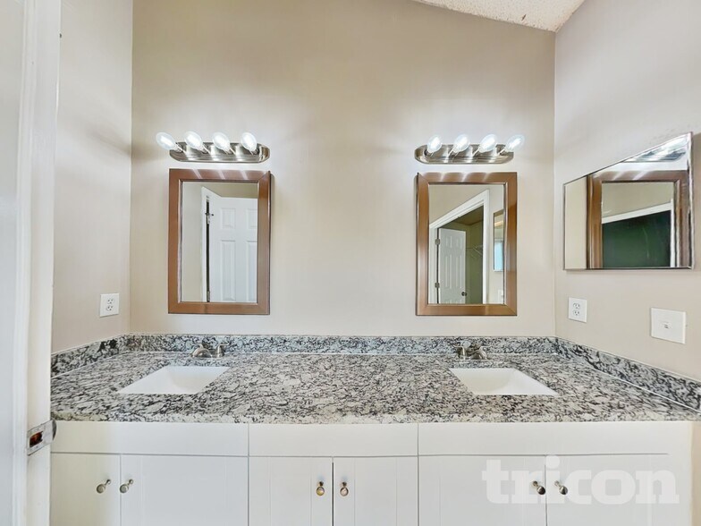 Building Photo - 4518 Saddle Creek Pl