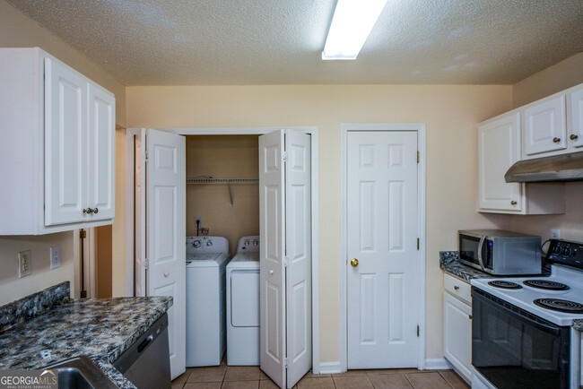 Building Photo - 4511 Ravenwood Pl