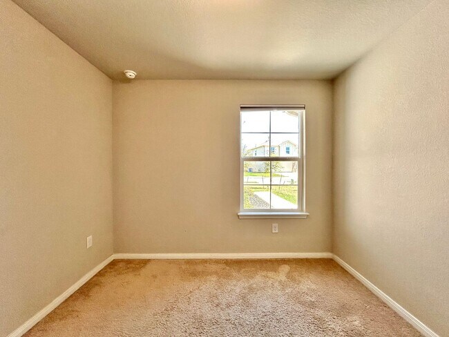 Building Photo - 14104 Macquarie Dr