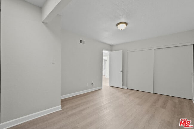 Building Photo - 26851 Oak Branch Cir