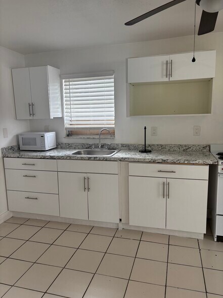 Building Photo - 10310 SW 34th St