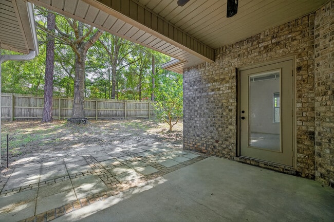 Building Photo - 603 Red Fern Rd