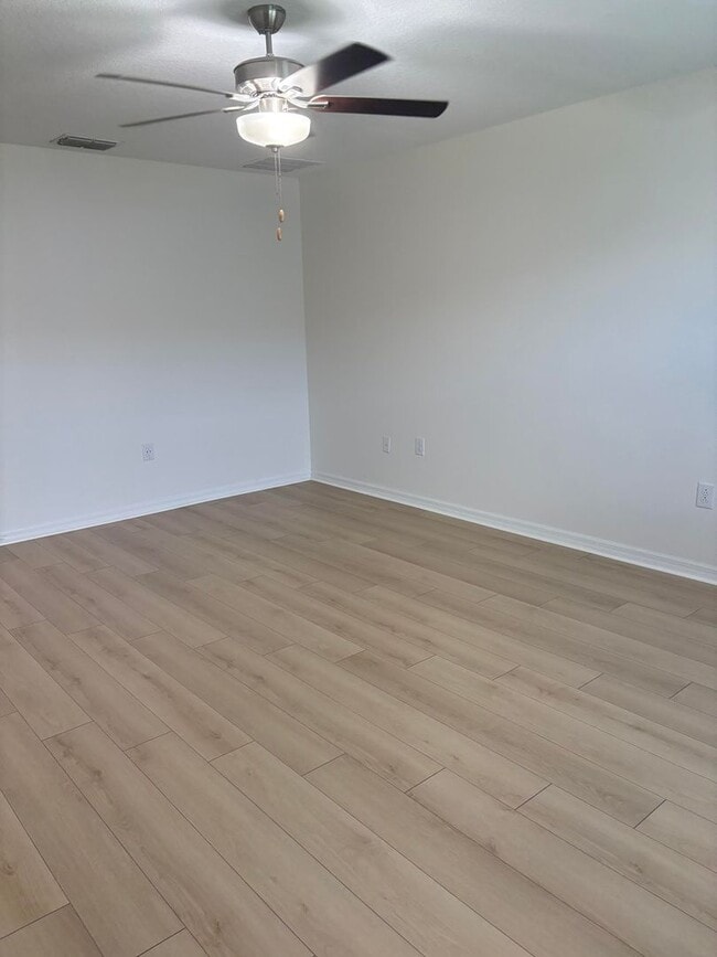 Building Photo - 14442 Editors Note St