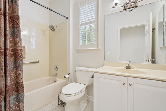 Building Photo - 102 Teacup Cove