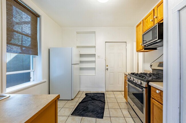 Building Photo - 2109 W Cullerton St