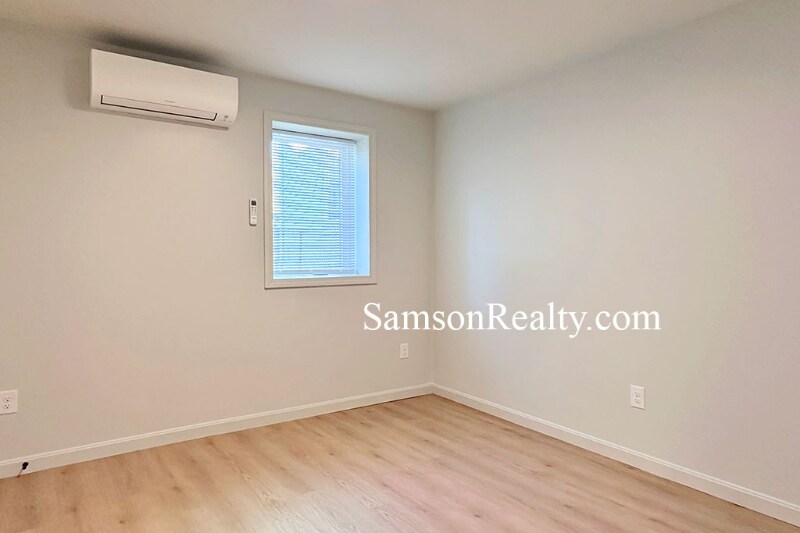 Building Photo - 39 Schofield St