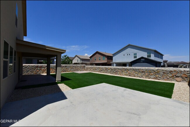 Building Photo - 14717 Tierra Escape Ave